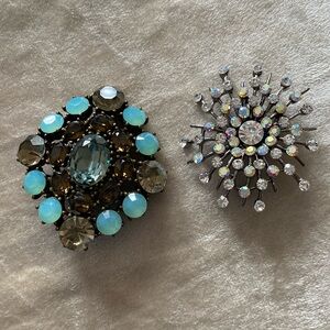 Yosca and ab crystal pin brooche